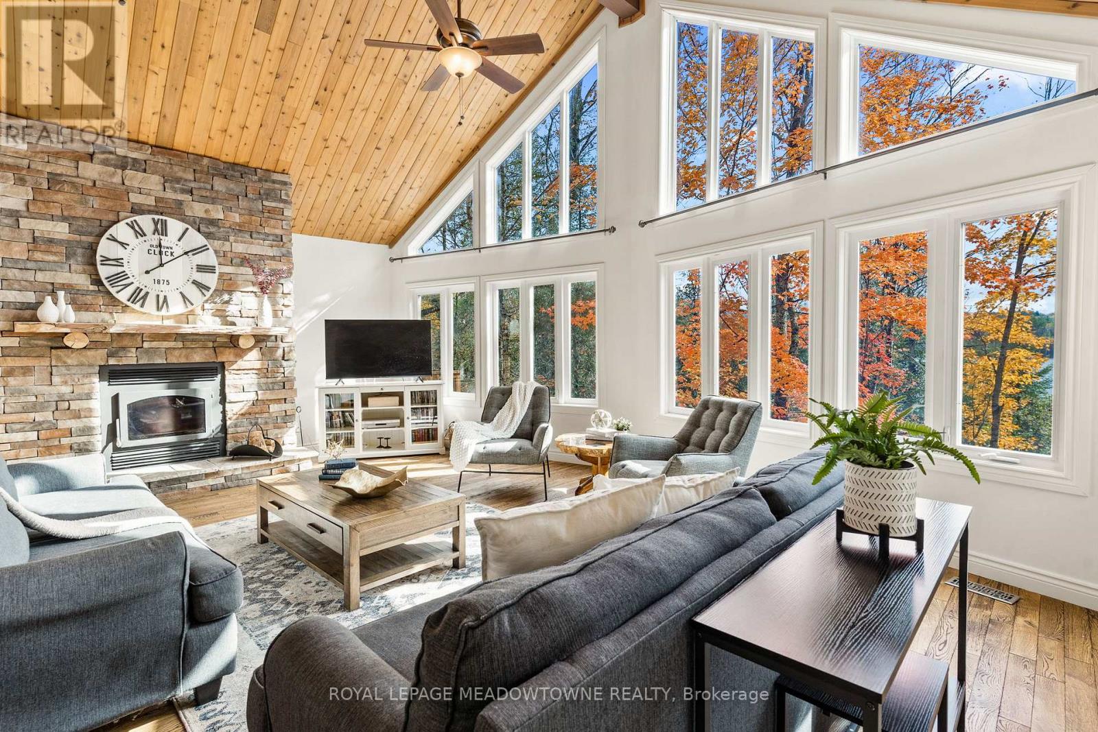 1658 Hospitality Road, Minden Hills, Ontario  K0M 2K0 - Photo 14 - X12480442