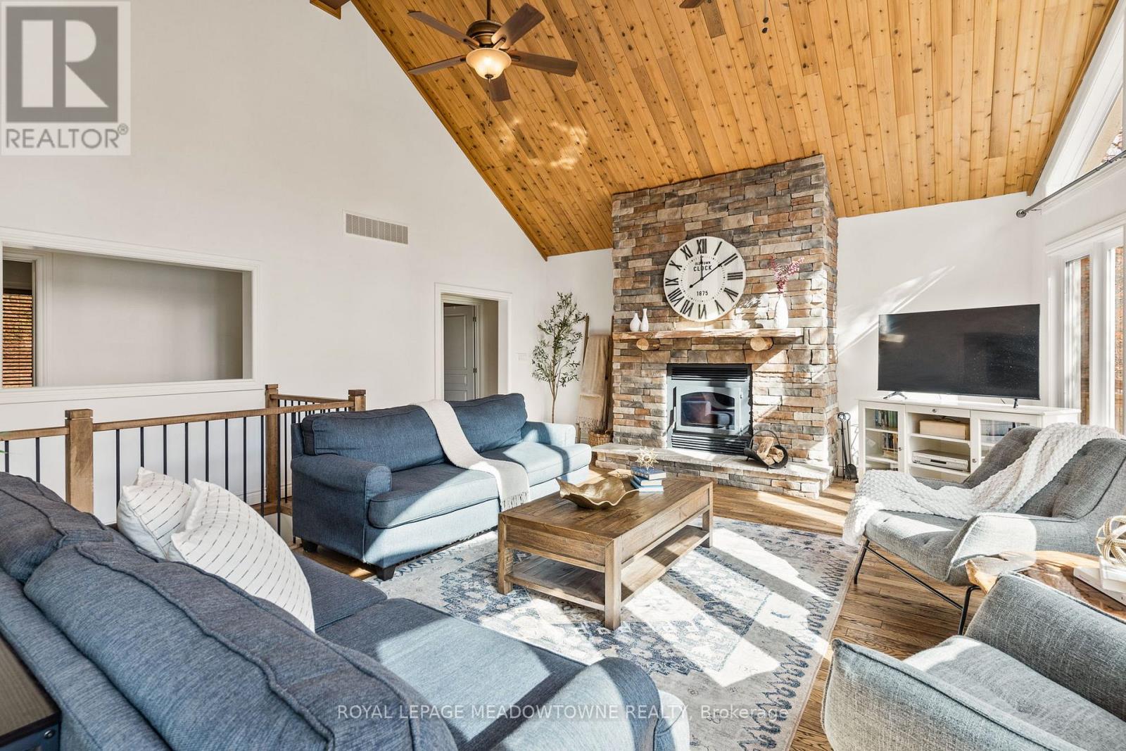 1658 Hospitality Road, Minden Hills, Ontario  K0M 2K0 - Photo 15 - X12480442