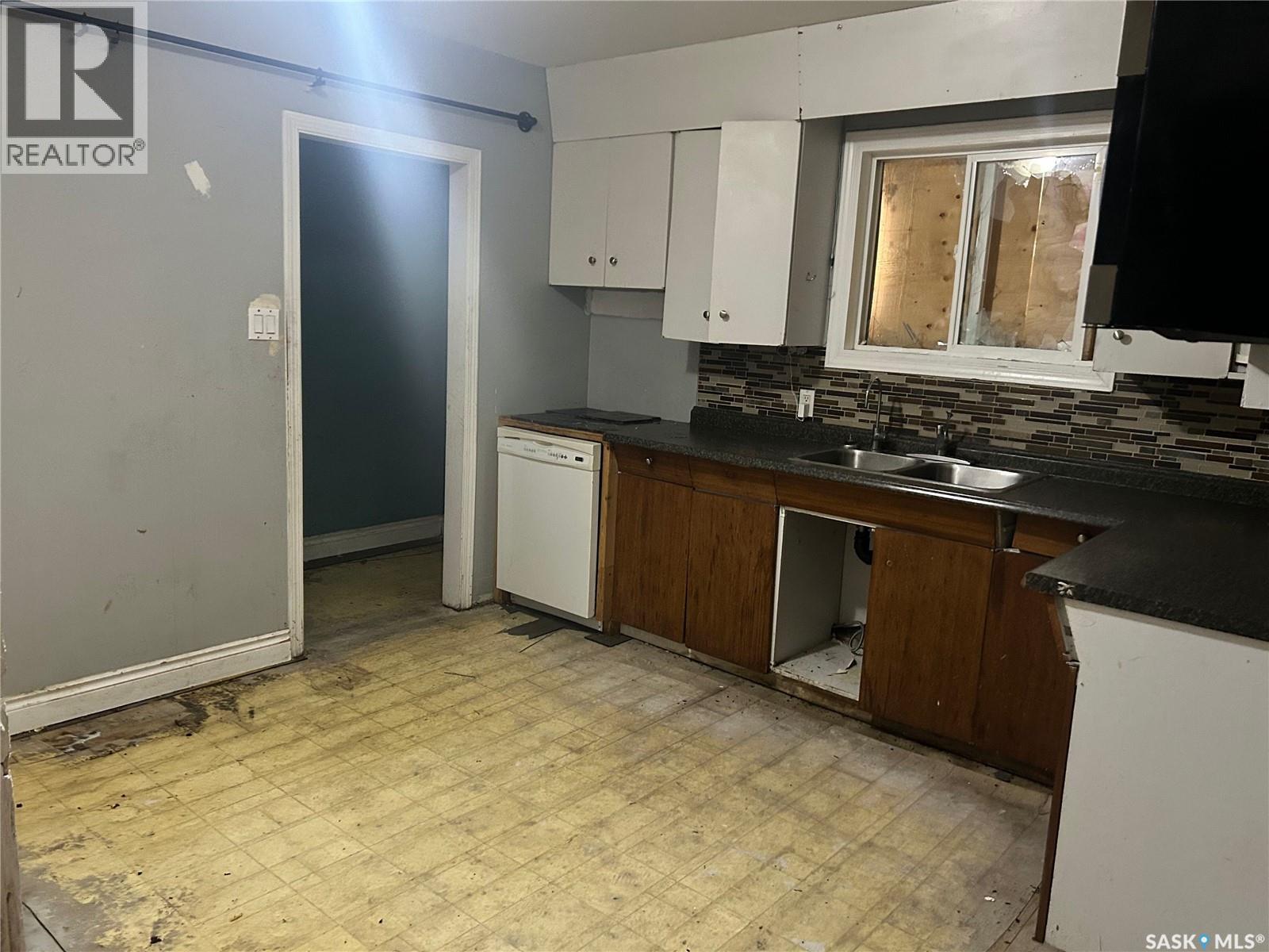 1620 15th Street W, Prince Albert, Saskatchewan  S6V 3T4 - Photo 5 - SK025089