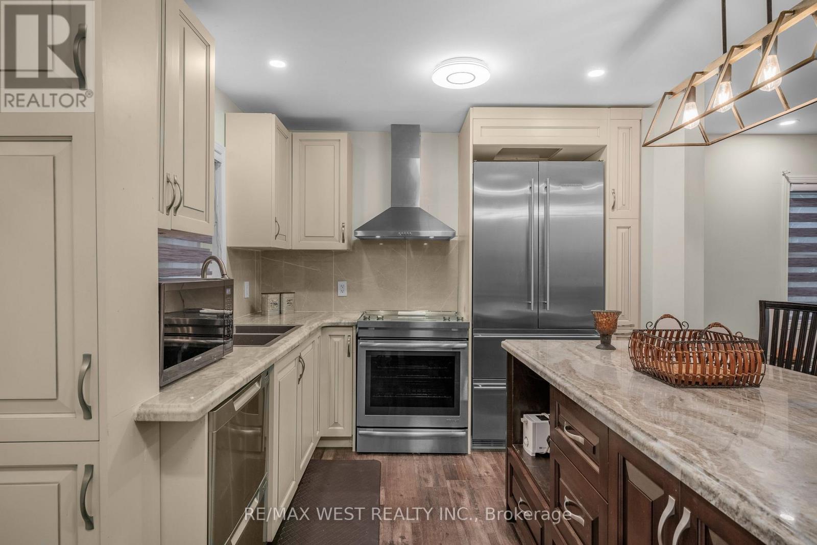 122 Malcolm Street, Essa, Ontario L0M 1B0 - Photo 10 - N12595492