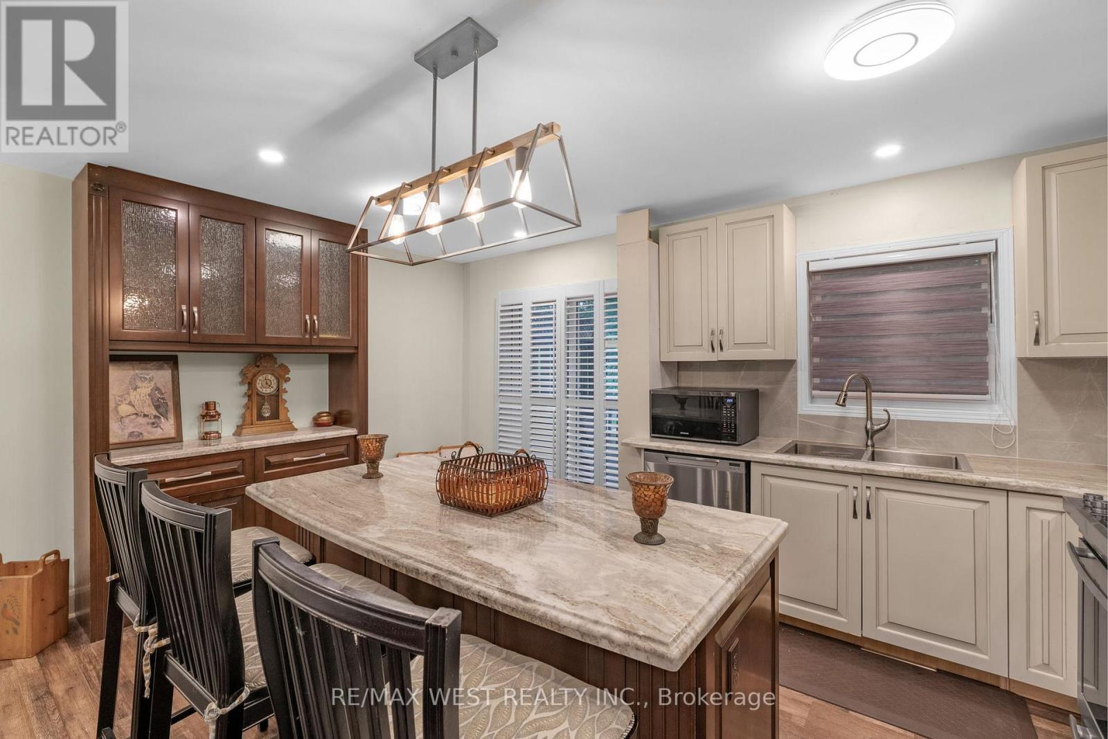 122 Malcolm Street, Essa, Ontario L0M 1B0 - Photo 9 - N12595492