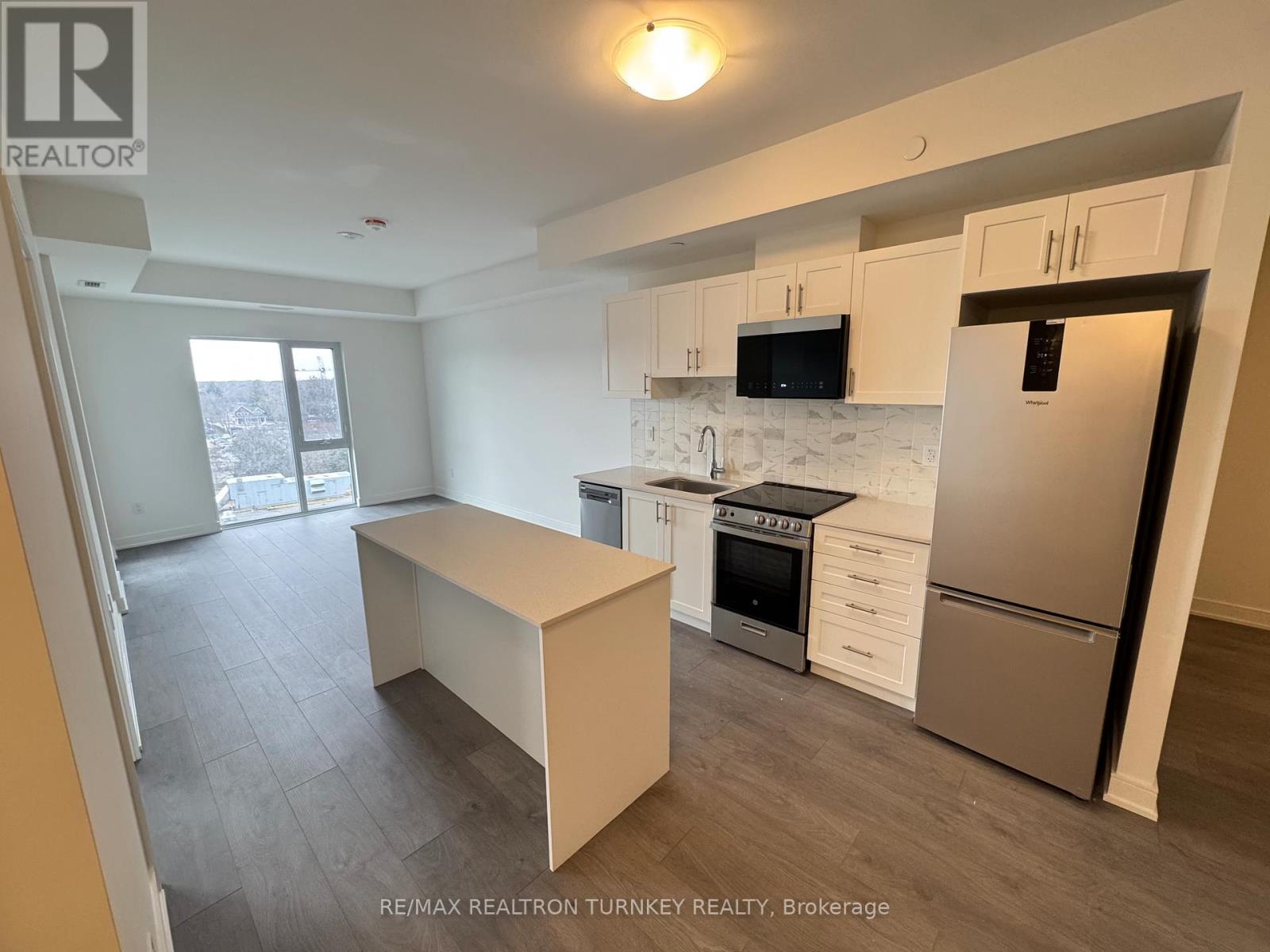 A601 - 705 Davis Drive, Newmarket, Ontario L3Y 0J1 - Photo 3 - N12595526