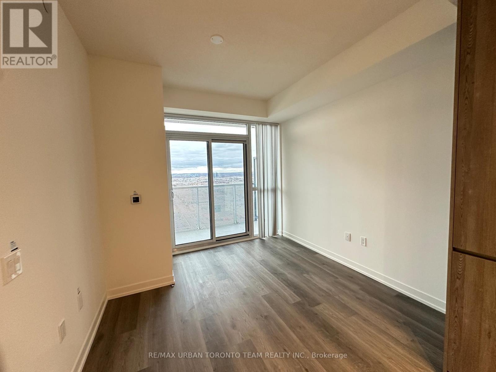 3903 - 8 Interchange Way, Vaughan, Ontario L4K 5Z7 - Photo 4 - N12595530