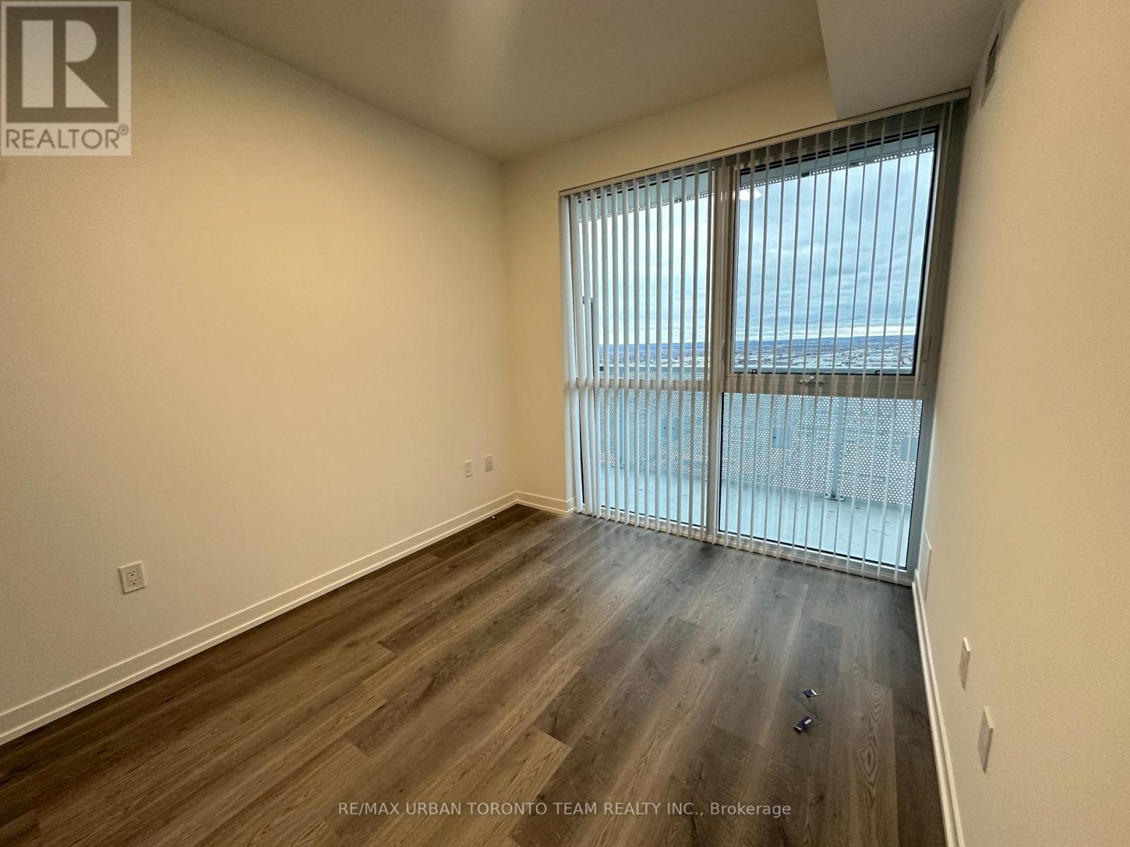 3903 - 8 Interchange Way, Vaughan, Ontario L4K 5Z7 - Photo 7 - N12595530