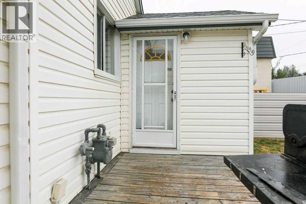 410 52 Avenue, Coalhurst, Alberta  T0L 0V0 - Photo 9 - A2256980