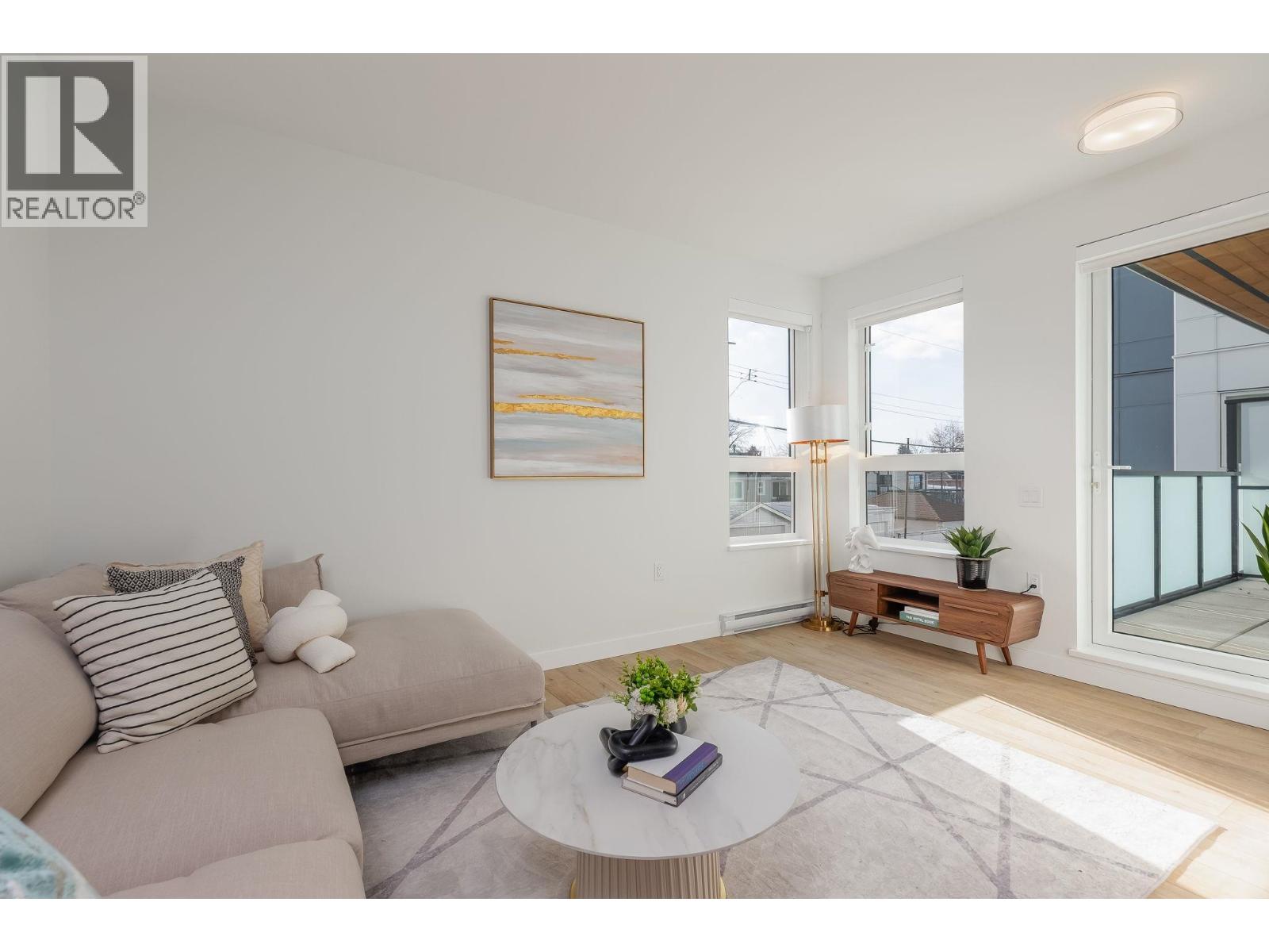 303 4933 Clarendon Street, Vancouver, British Columbia  V5R 0J6 - Photo 2 - R3071324