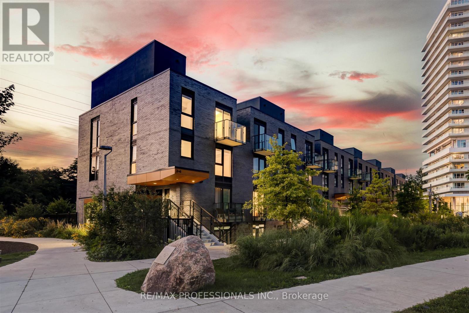 TH3 - 10 BRIN DRIVE, Toronto, Ontario