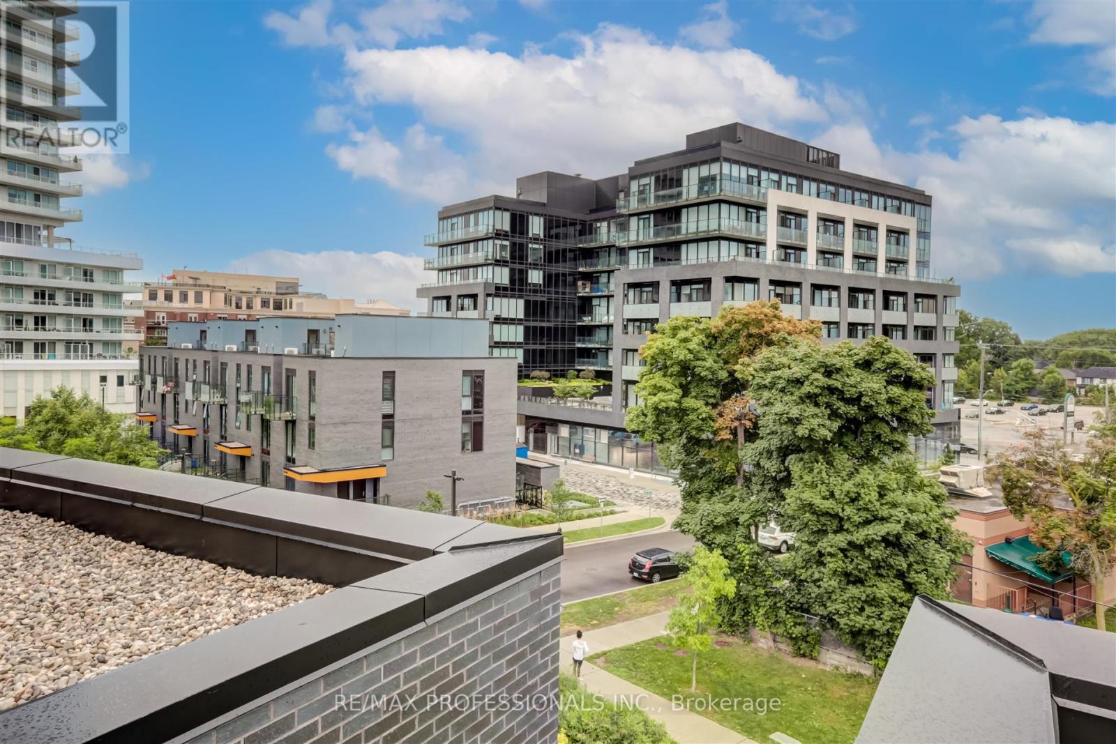 Th3 - 10 Brin Drive, Toronto, Ontario  M8X 0B3 - Photo 37 - W12595506