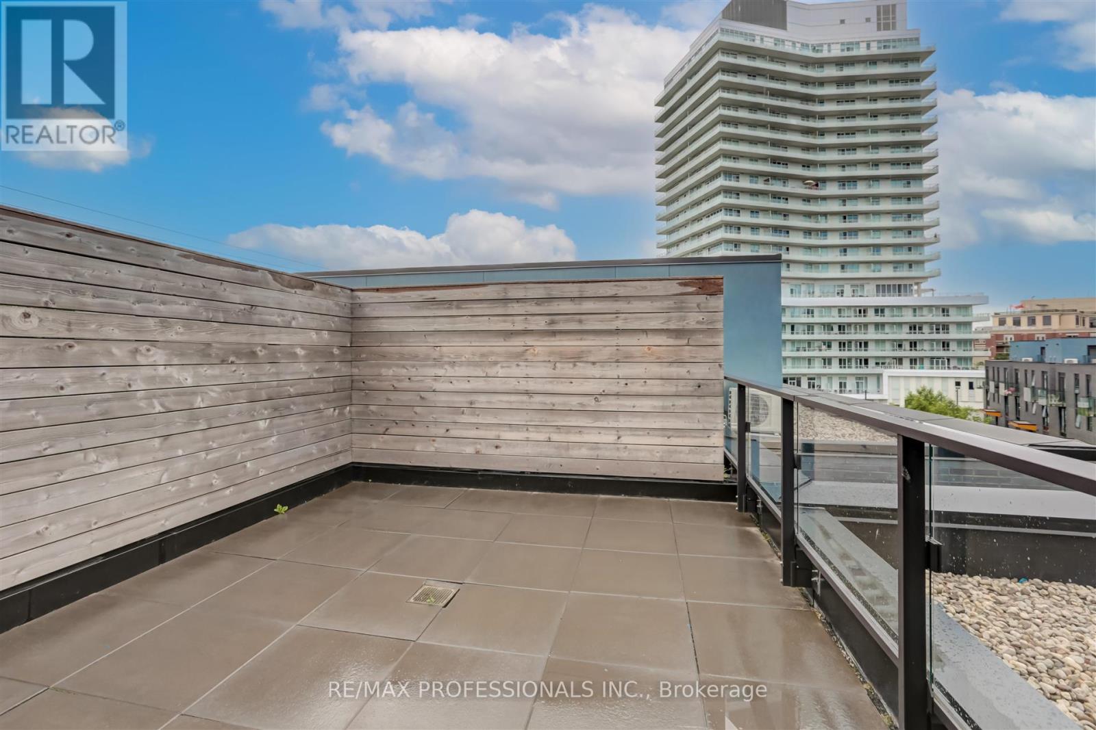 Th3 - 10 Brin Drive, Toronto, Ontario  M8X 0B3 - Photo 38 - W12595506