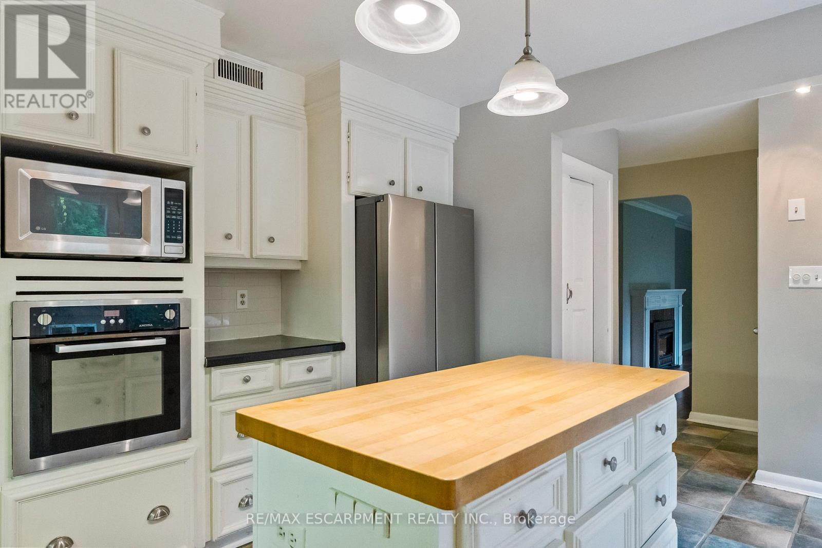 330 Poplar Drive, Oakville, Ontario  L6J 4E1 - Photo 12 - W12595512