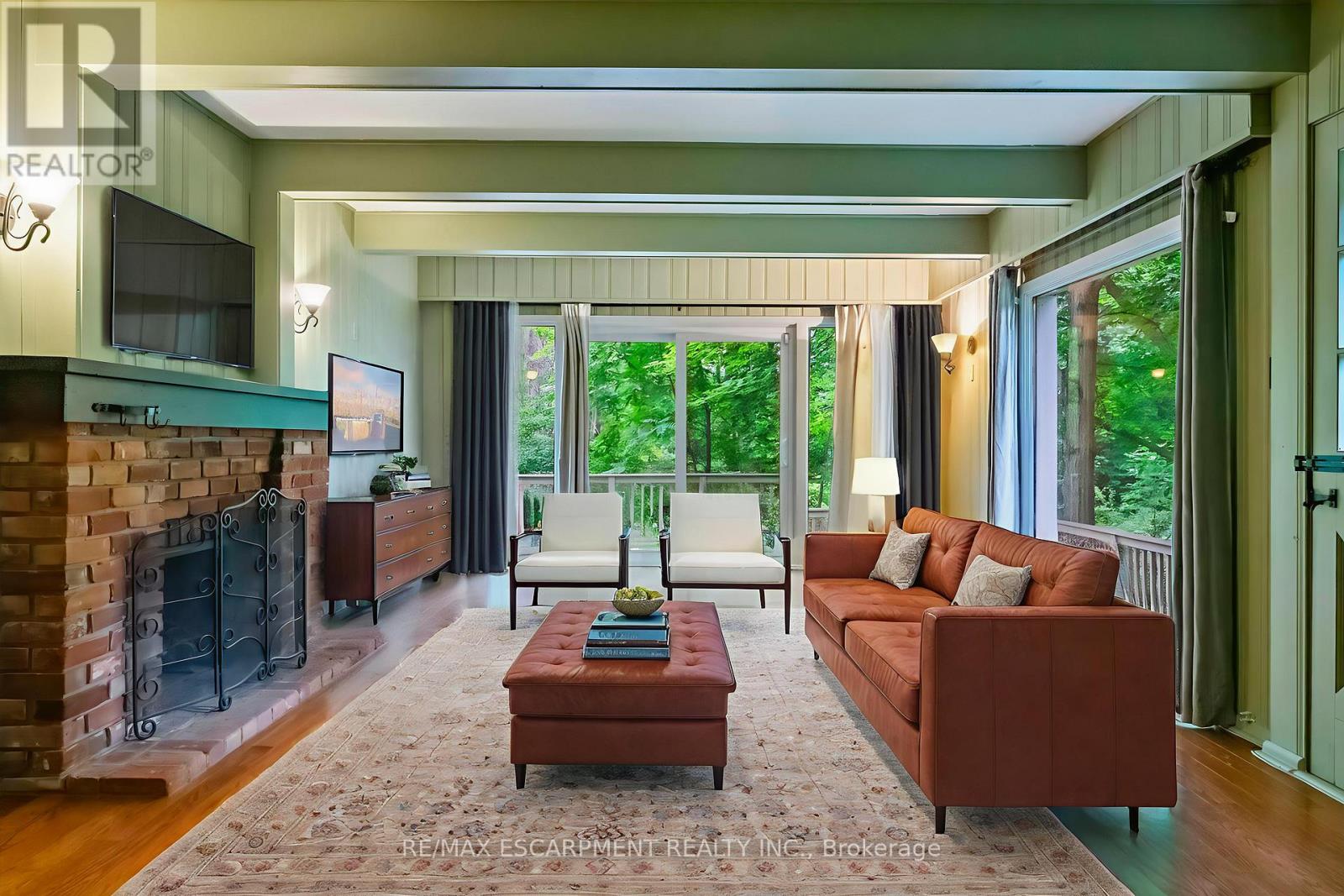 330 Poplar Drive, Oakville, Ontario  L6J 4E1 - Photo 6 - W12595512