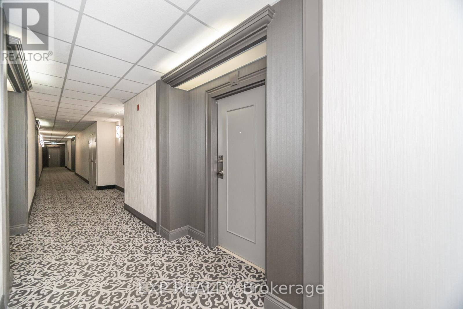 619 - 2075 Amherst Heights Drive, Burlington, Ontario L7P 5B8 - Photo 4 - W12595520