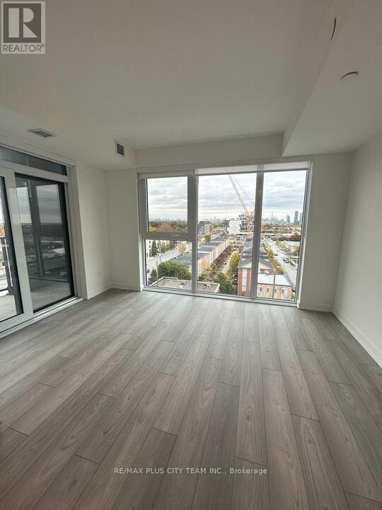 711 - 1007 The Queensway, Toronto, Ontario  M8Z 0H4 - Photo 2 - W12595534