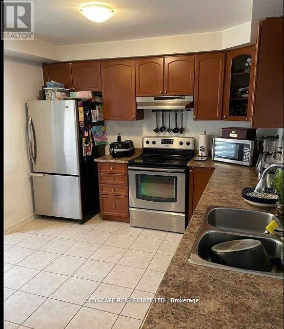 7 - 5725 Tenth Line W, Mississauga, Ontario L5M 0P7 - Photo 2 - W12595552