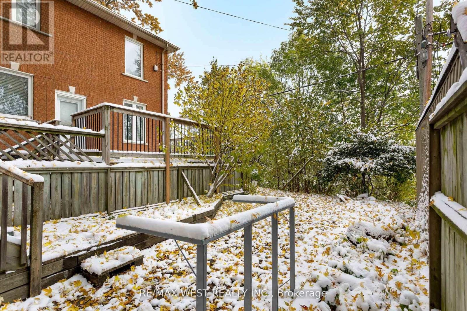 79 Springhurst Avenue, Toronto, Ontario  M6K 1B7 - Photo 21 - W12595566