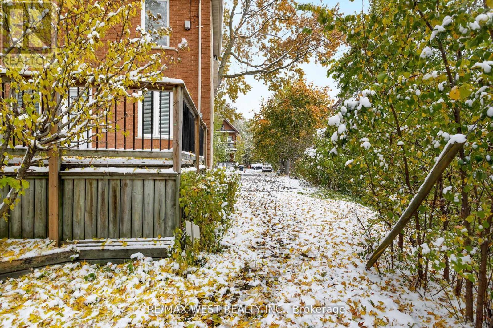 79 Springhurst Avenue, Toronto, Ontario  M6K 1B7 - Photo 22 - W12595566