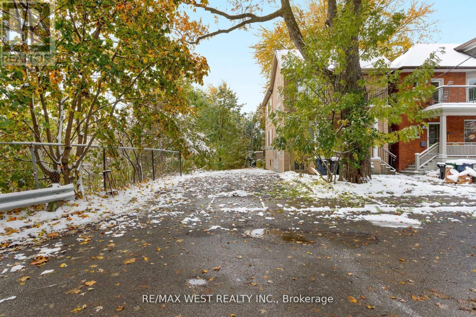 79 Springhurst Avenue, Toronto, Ontario  M6K 1B7 - Photo 25 - W12595566