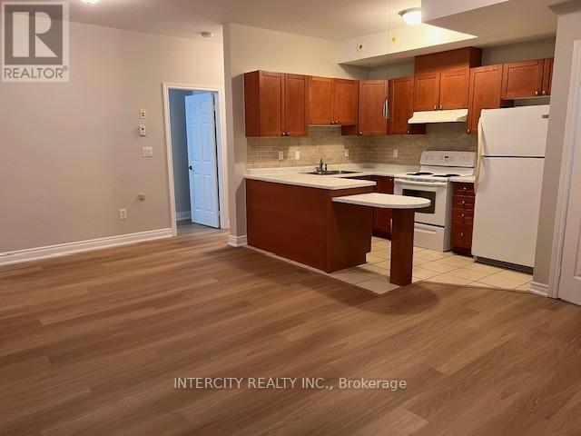 3 - 1947 Lawrence Avenue, Toronto, Ontario  M9N 1H3 - Photo 10 - W12595586