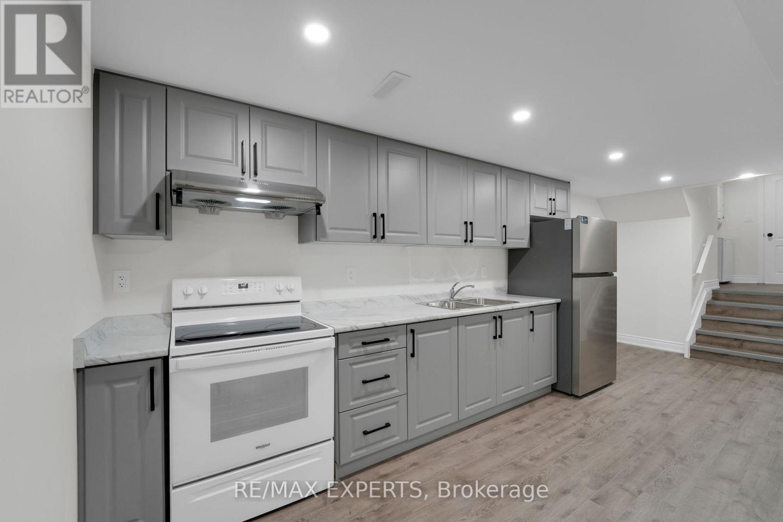 Lower - 6862 Darcel Avenue, Mississauga, Ontario  L4T 2W5 - Photo 10 - W12595592