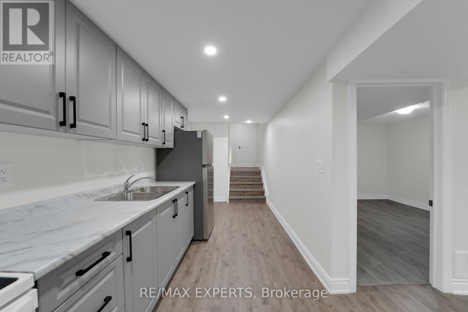 Lower - 6862 Darcel Avenue, Mississauga, Ontario  L4T 2W5 - Photo 12 - W12595592