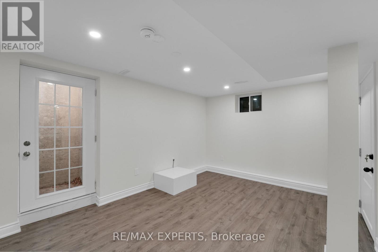 Lower - 6862 Darcel Avenue, Mississauga, Ontario  L4T 2W5 - Photo 14 - W12595592