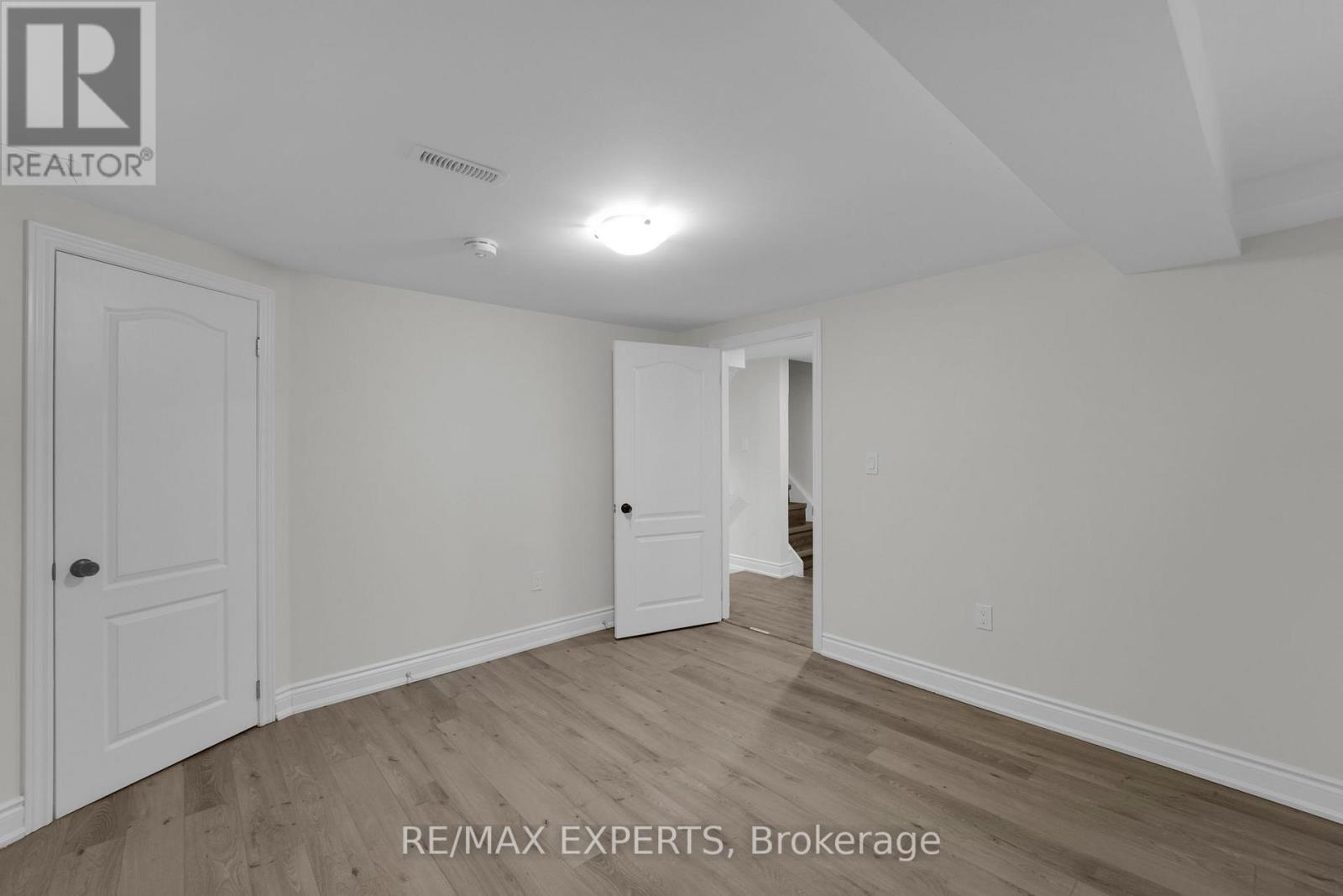 Lower - 6862 Darcel Avenue, Mississauga, Ontario  L4T 2W5 - Photo 19 - W12595592