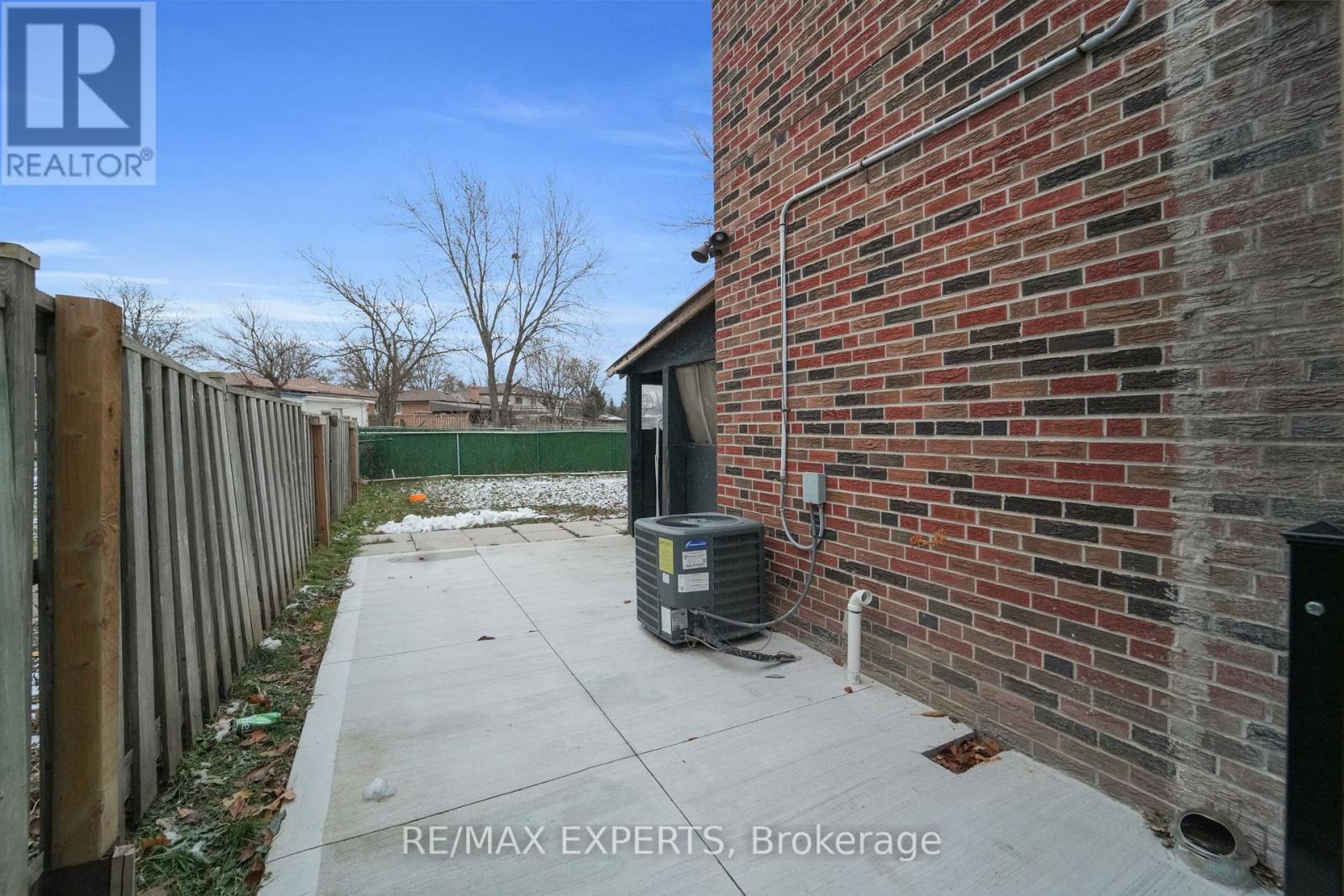 Lower - 6862 Darcel Avenue, Mississauga, Ontario  L4T 2W5 - Photo 25 - W12595592