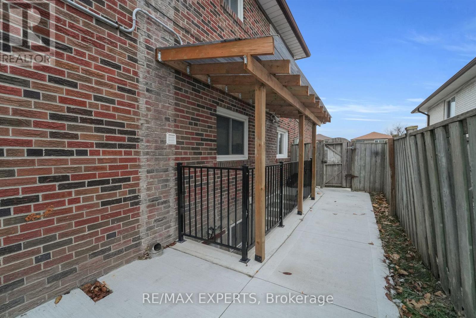 Lower - 6862 Darcel Avenue, Mississauga, Ontario  L4T 2W5 - Photo 27 - W12595592