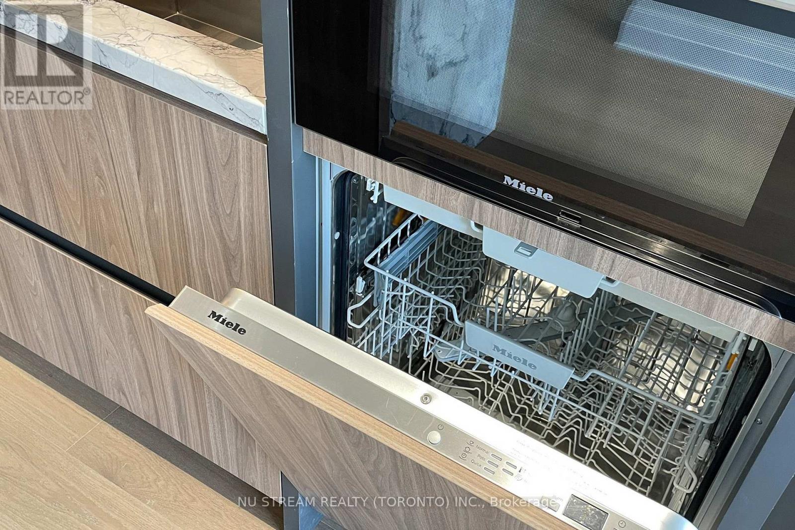 602 - 2 Forest Hill Road, Toronto, Ontario  M4V 0B7 - Photo 39 - C12388239