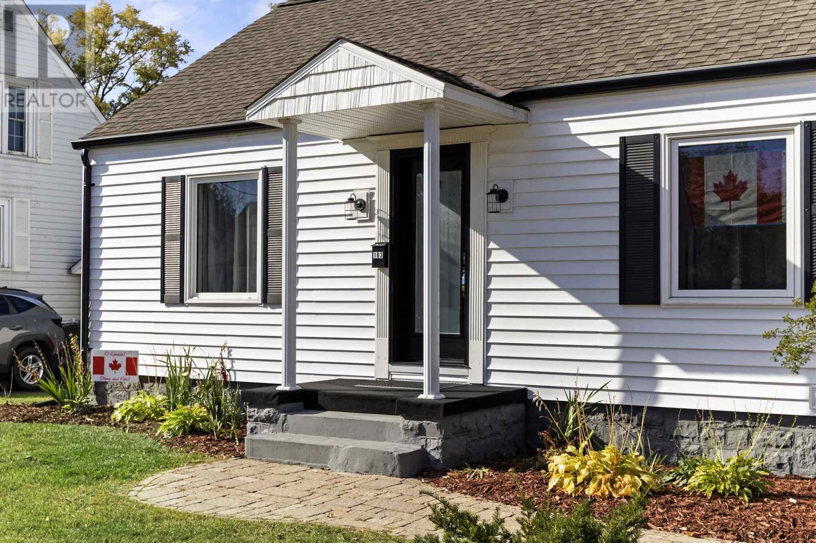 183 Upton Rd, Sault Ste. Marie, Ontario  P6A 3W5 - Photo 2 - SM253399