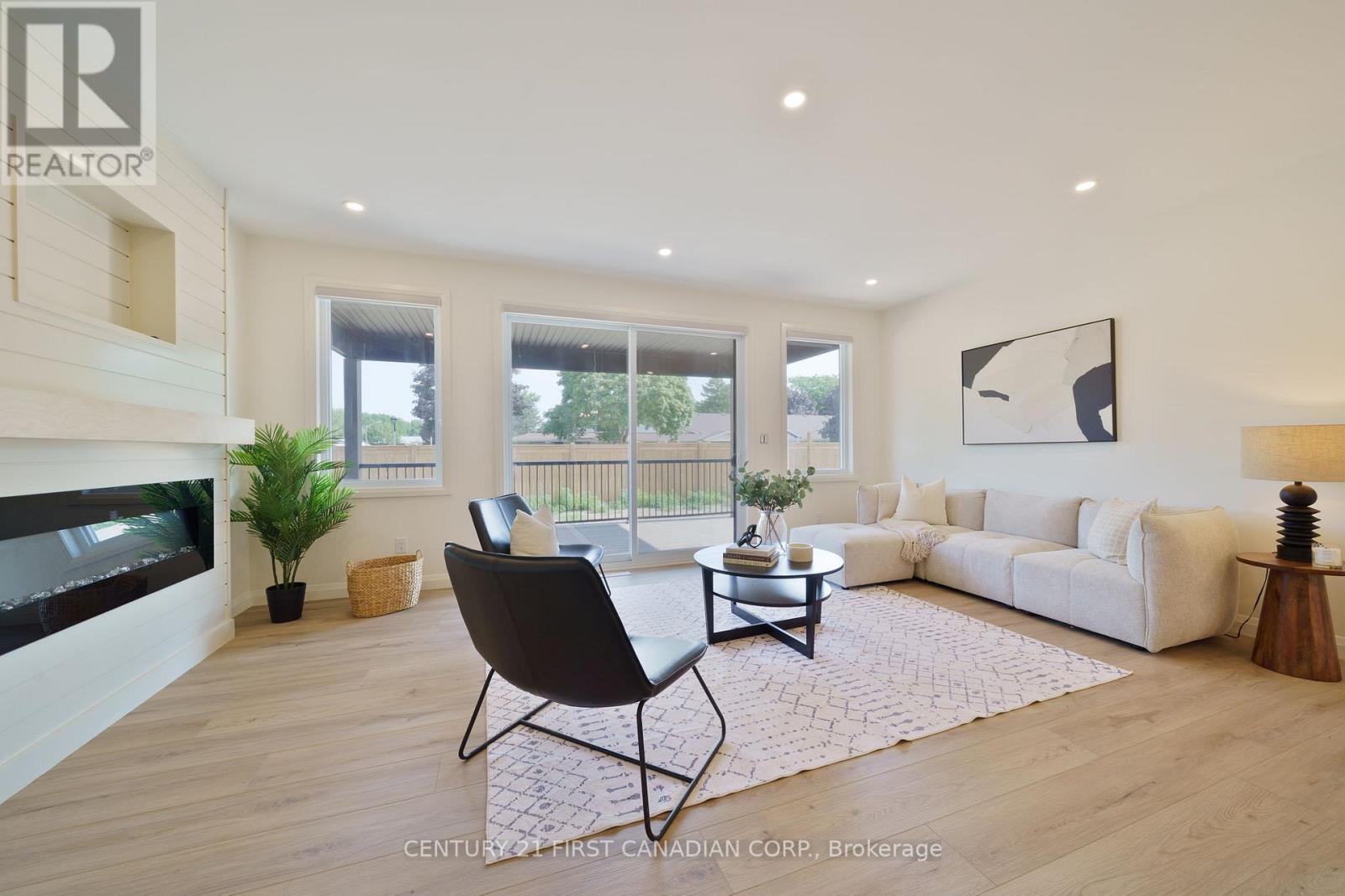 6 - 32 Postma Street, North Middlesex, Ontario N0M 1A0 - Photo 13 - X12595654