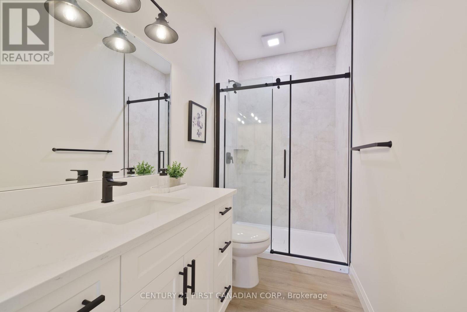 6 - 32 Postma Street, North Middlesex, Ontario N0M 1A0 - Photo 19 - X12595654