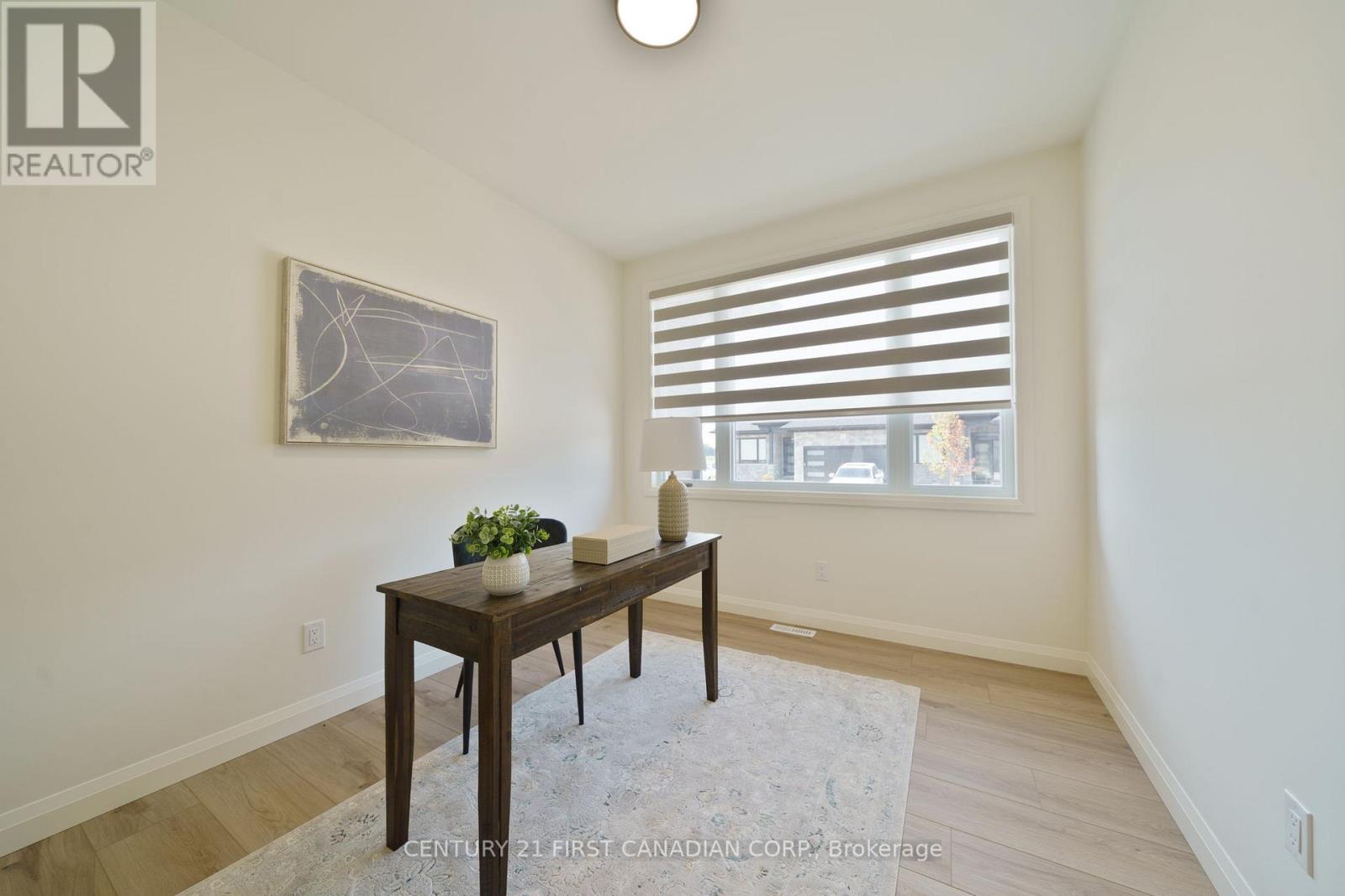 6 - 32 Postma Street, North Middlesex, Ontario N0M 1A0 - Photo 4 - X12595654