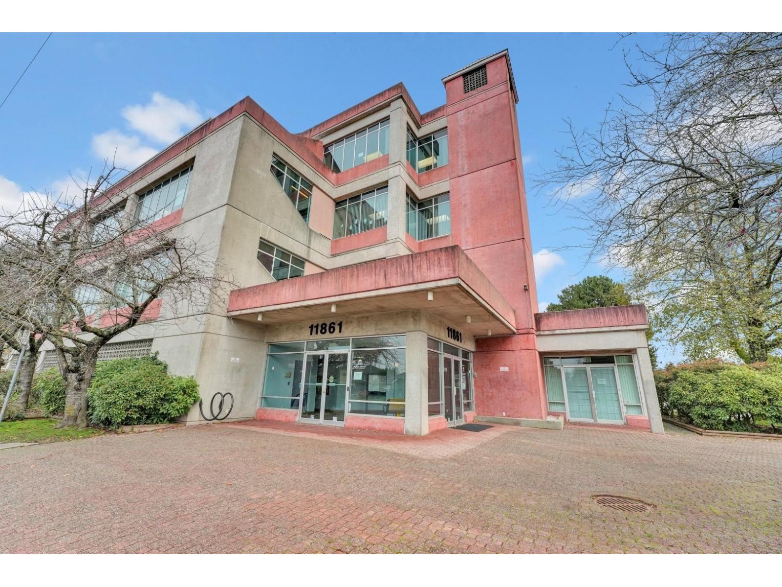 404 11861 88th Avenue, Delta, British Columbia  V4C 3C6 - Photo 1 - C8074272