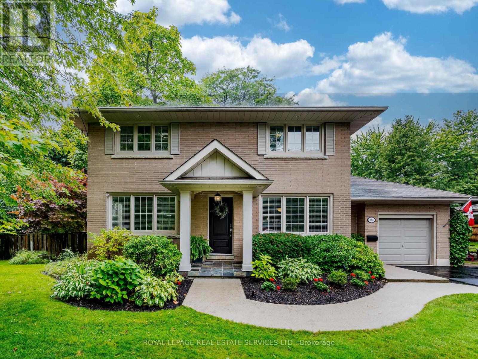 153 Elliott Street, Brampton, Ontario  L6Y 1W7 - Photo 2 - W12423292