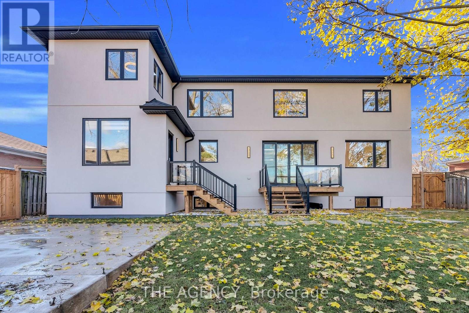 519 Third Line, Oakville, Ontario  L6L 4A8 - Photo 5 - W12584898