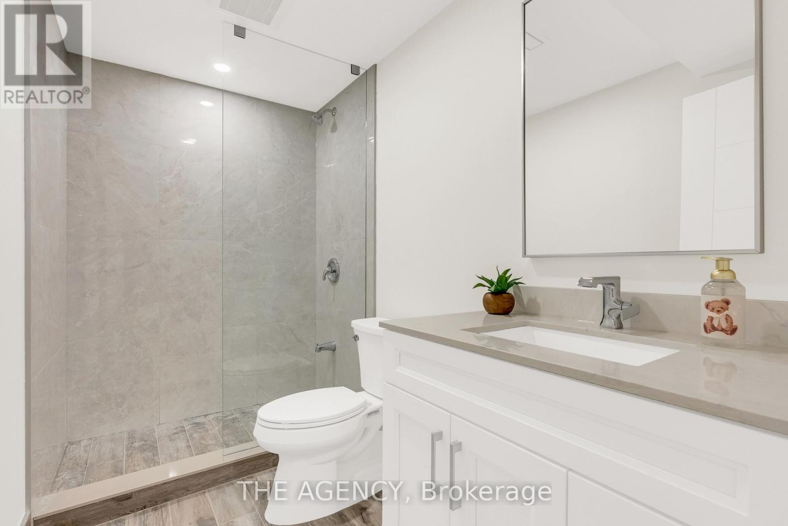 519 Third Line, Oakville, Ontario  L6L 4A8 - Photo 47 - W12584898