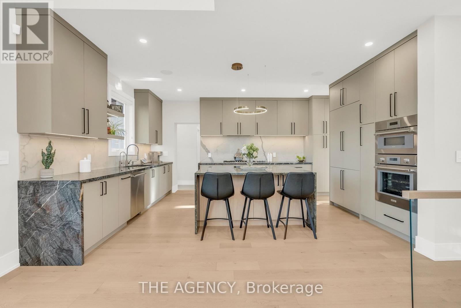 519 Third Line, Oakville, Ontario  L6L 4A8 - Photo 15 - W12584898