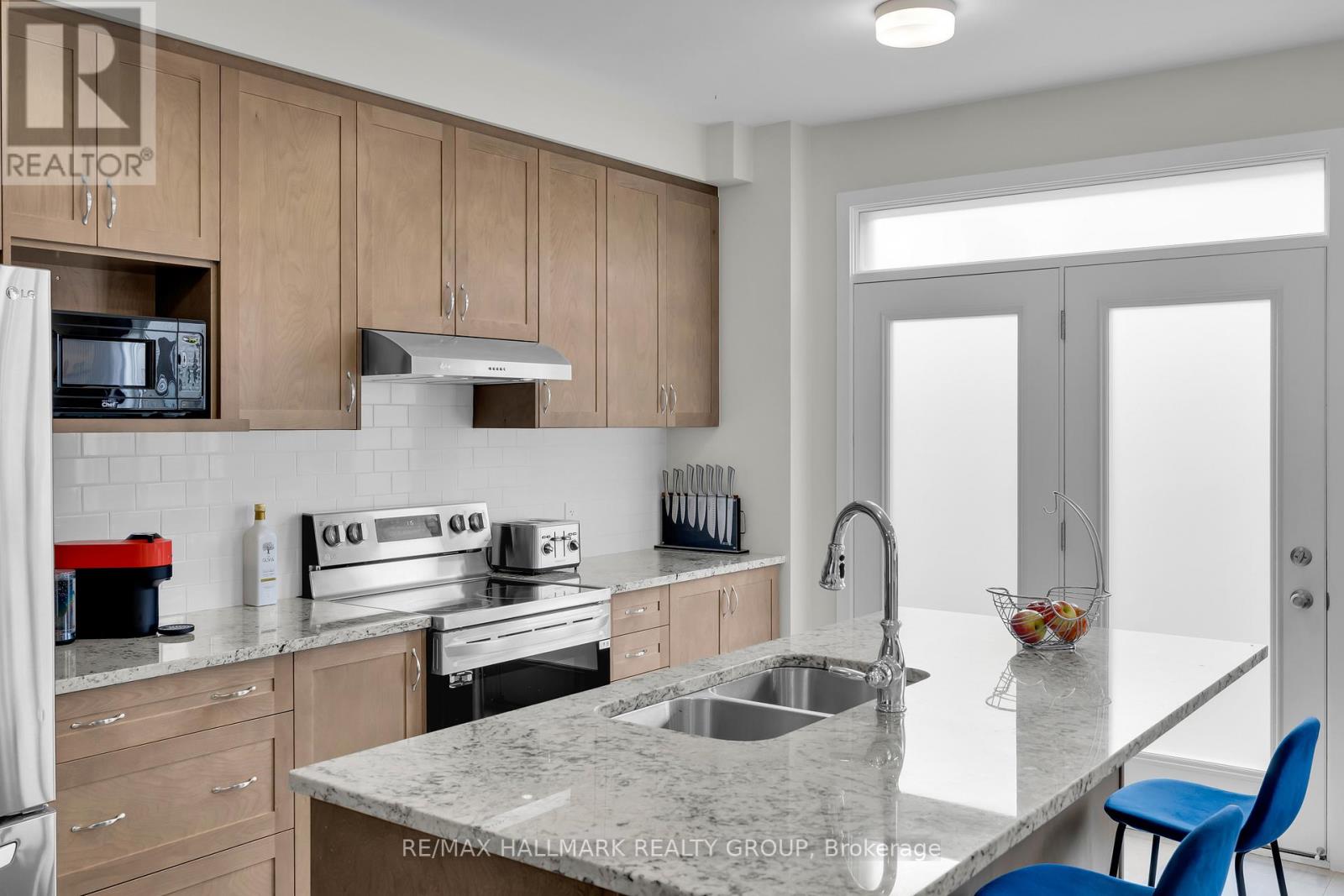 1076 Curraglass Walk, Ottawa, Ontario  K2S 3A3 - Photo 15 - X12595596