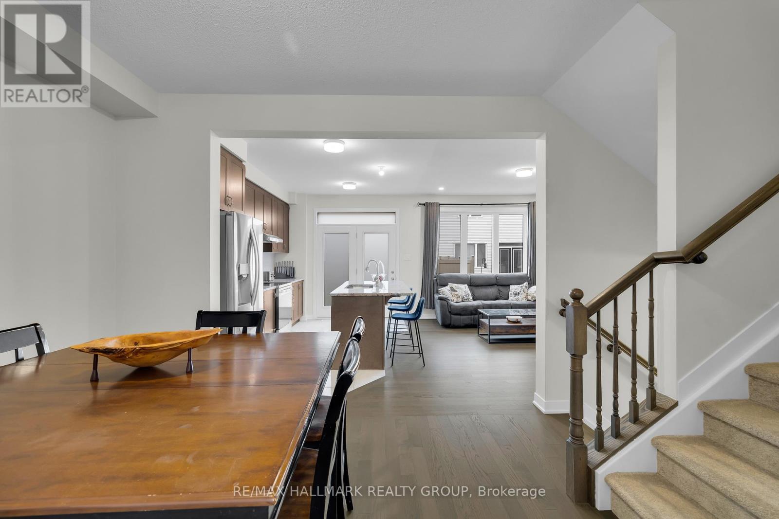 1076 Curraglass Walk, Ottawa, Ontario  K2S 3A3 - Photo 4 - X12595596