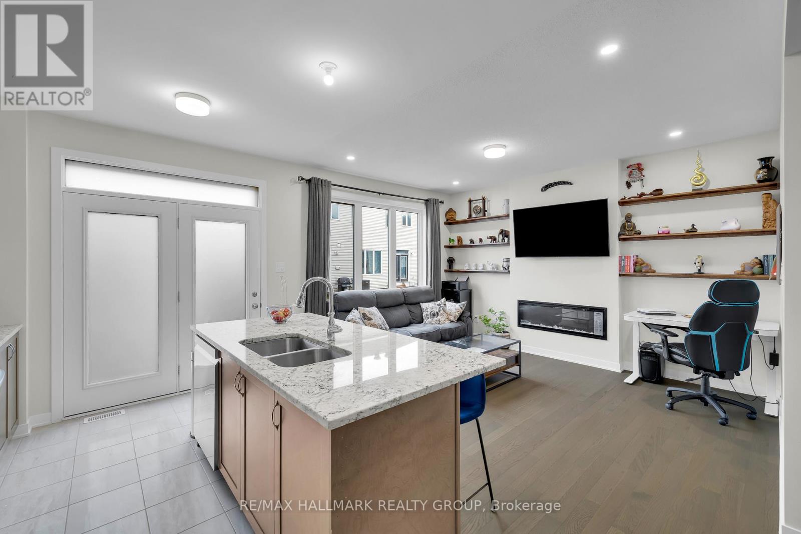 1076 Curraglass Walk, Ottawa, Ontario  K2S 3A3 - Photo 5 - X12595596