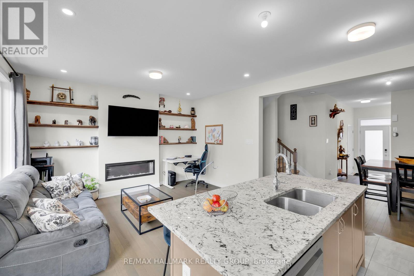 1076 Curraglass Walk, Ottawa, Ontario  K2S 3A3 - Photo 6 - X12595596