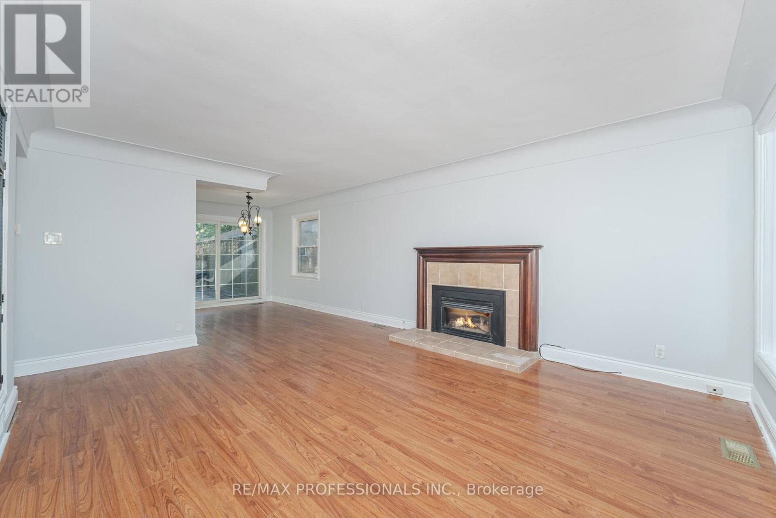 11 Jeanette Street, Toronto, Ontario  M1M 3G2 - Photo 6 - E12462385