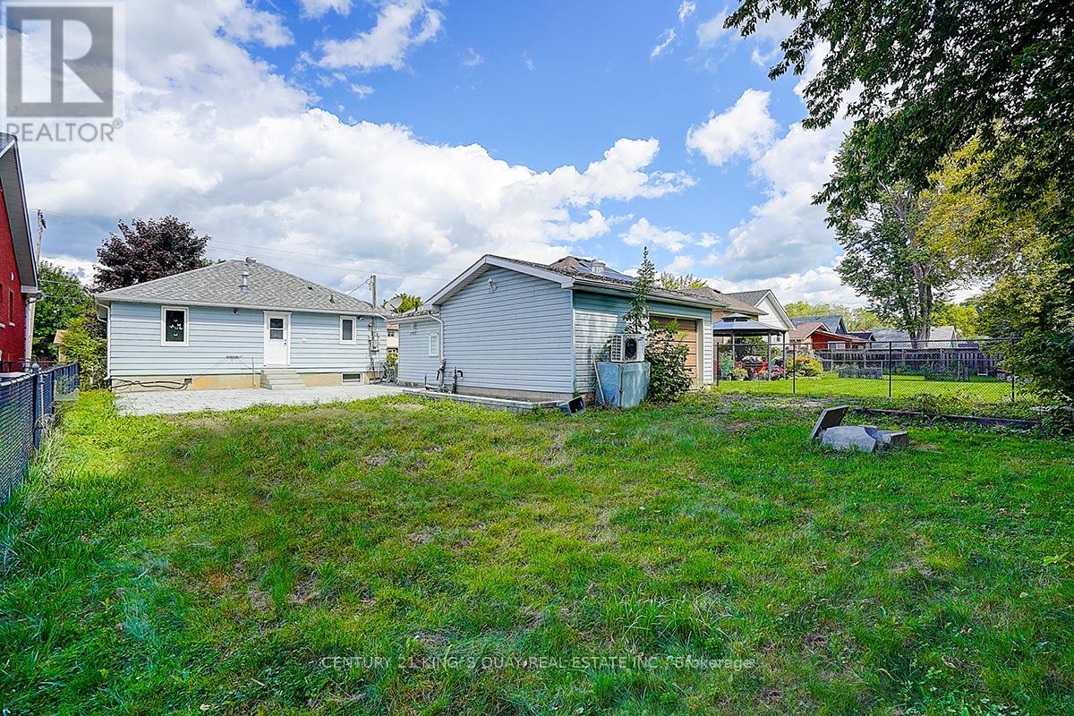 297 Glenwoods Avenue, Georgina, Ontario  L4P 2X1 - Photo 13 - N12426313