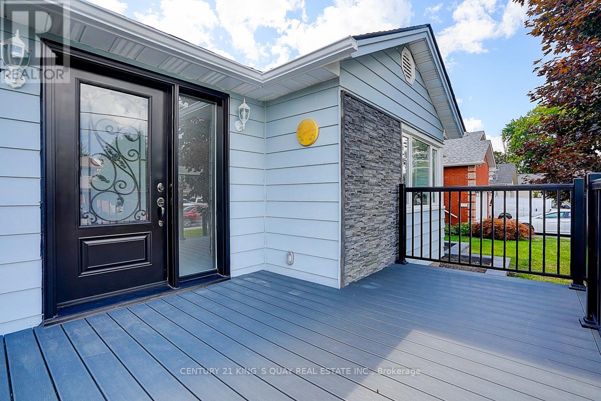 297 Glenwoods Avenue, Georgina, Ontario  L4P 2X1 - Photo 15 - N12426313