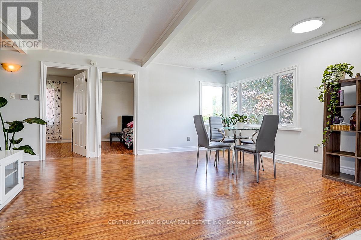 297 Glenwoods Avenue, Georgina, Ontario  L4P 2X1 - Photo 26 - N12426313