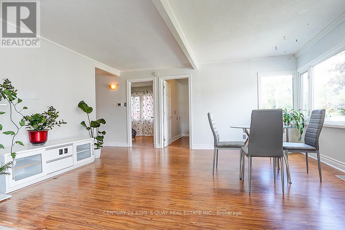 297 Glenwoods Avenue, Georgina, Ontario  L4P 2X1 - Photo 28 - N12426313