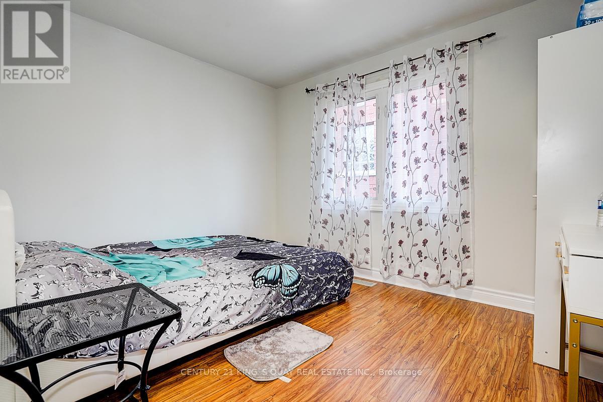 297 Glenwoods Avenue, Georgina, Ontario  L4P 2X1 - Photo 32 - N12426313