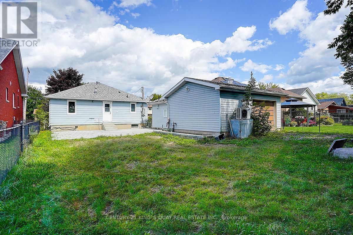 297 Glenwoods Avenue, Georgina, Ontario  L4P 2X1 - Photo 12 - N12426313