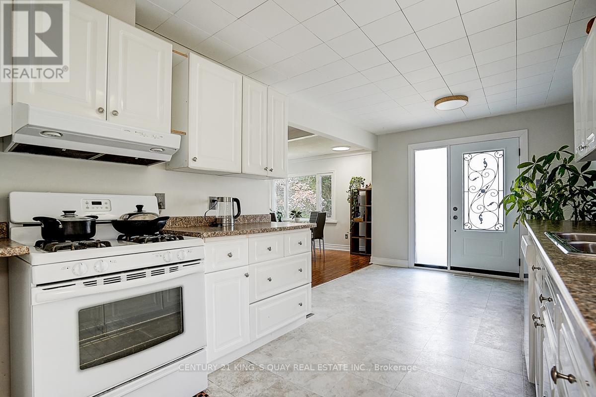 297 Glenwoods Avenue, Georgina, Ontario  L4P 2X1 - Photo 24 - N12426313